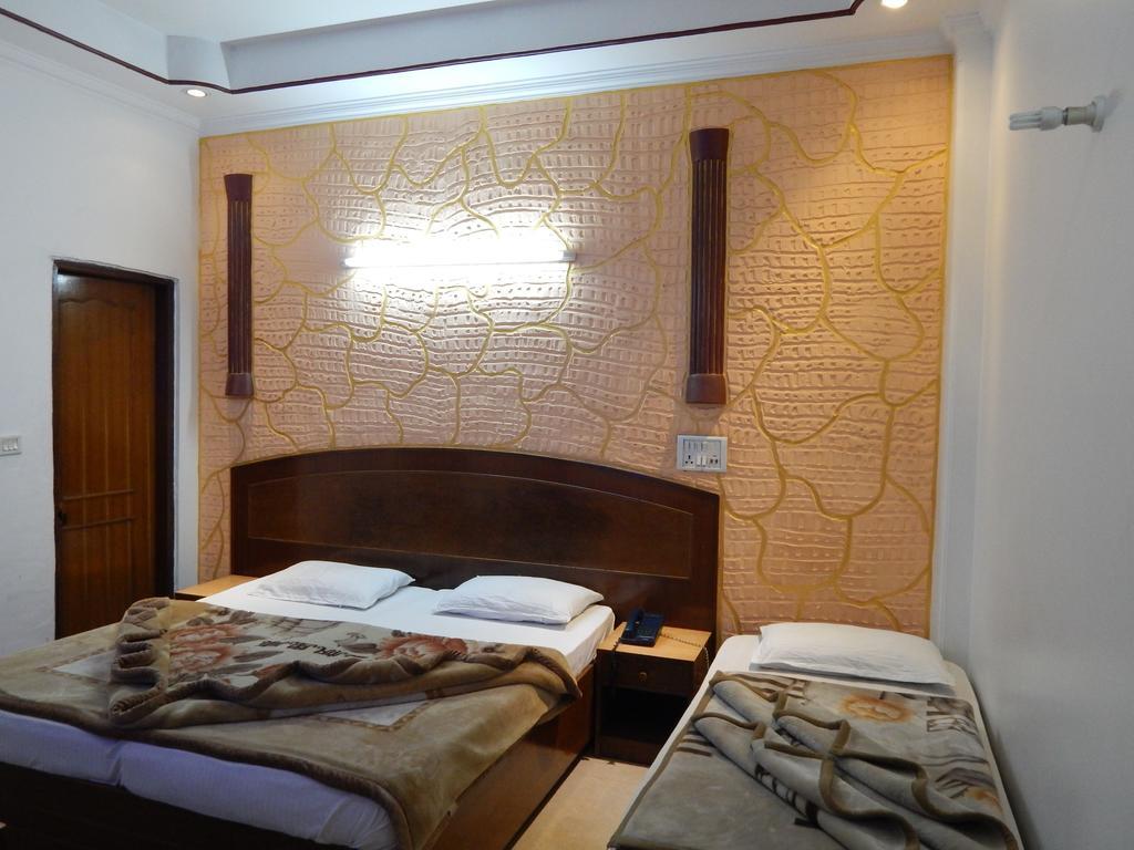 Airport Hotel Paradise International New Delhi Værelse billede