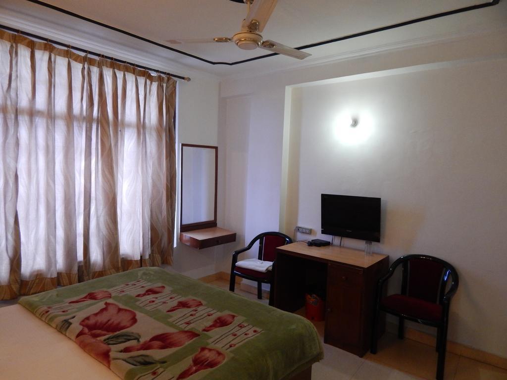 Airport Hotel Paradise International New Delhi Værelse billede
