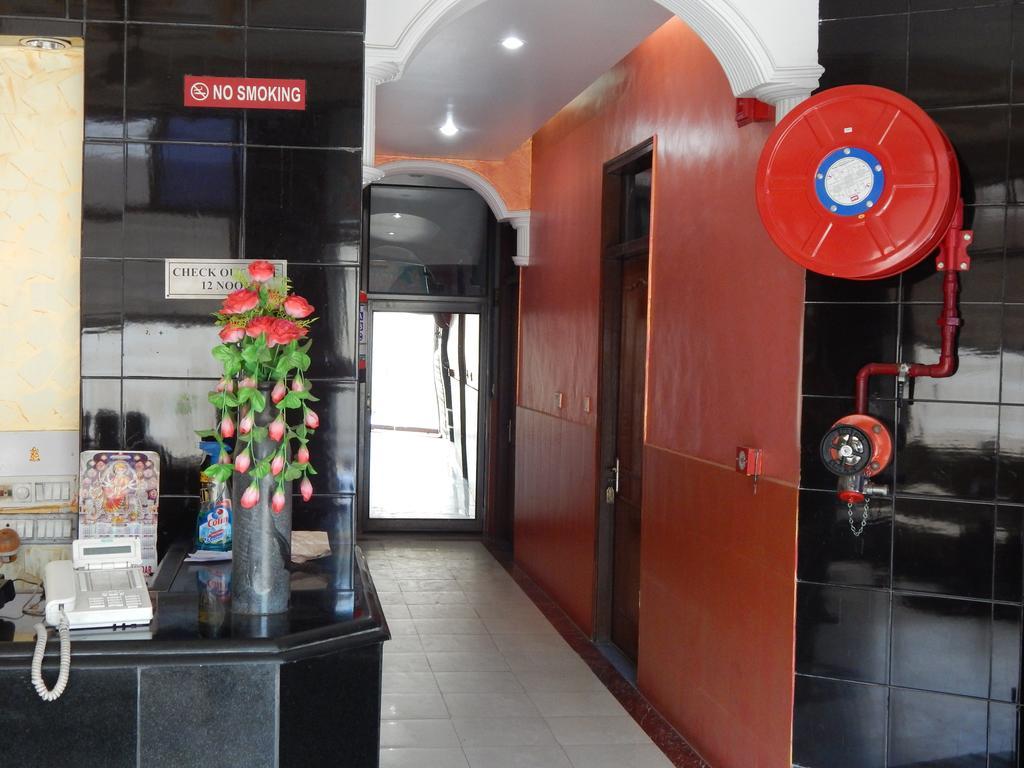 Airport Hotel Paradise International New Delhi Eksteriør billede