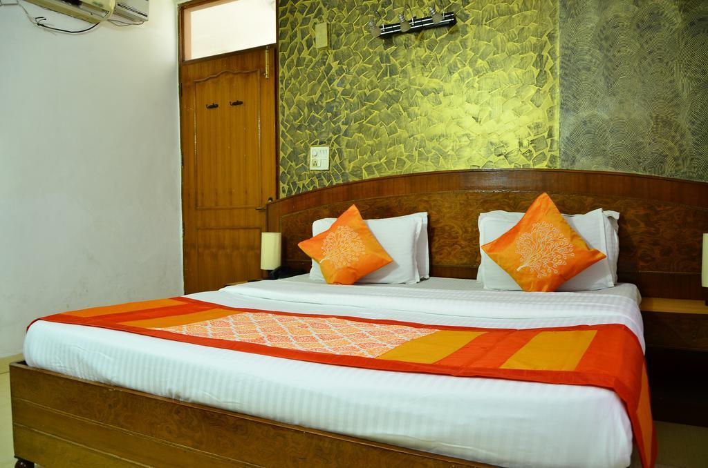 Airport Hotel Paradise International New Delhi Værelse billede