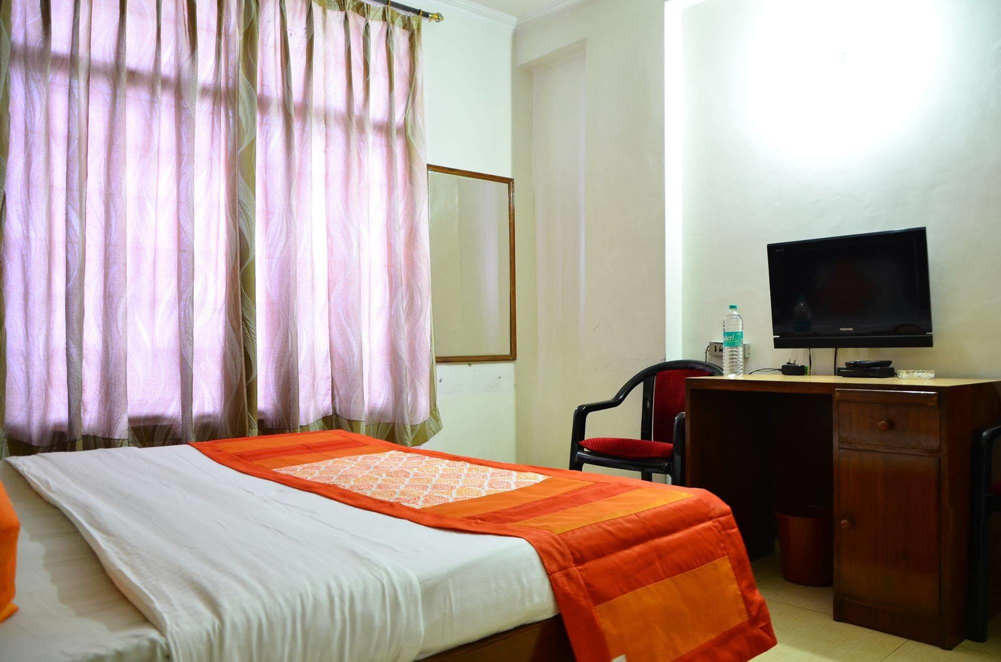 Airport Hotel Paradise International New Delhi Eksteriør billede